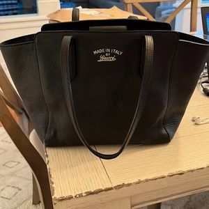 AUTHENTIC black leather Gucci tote
